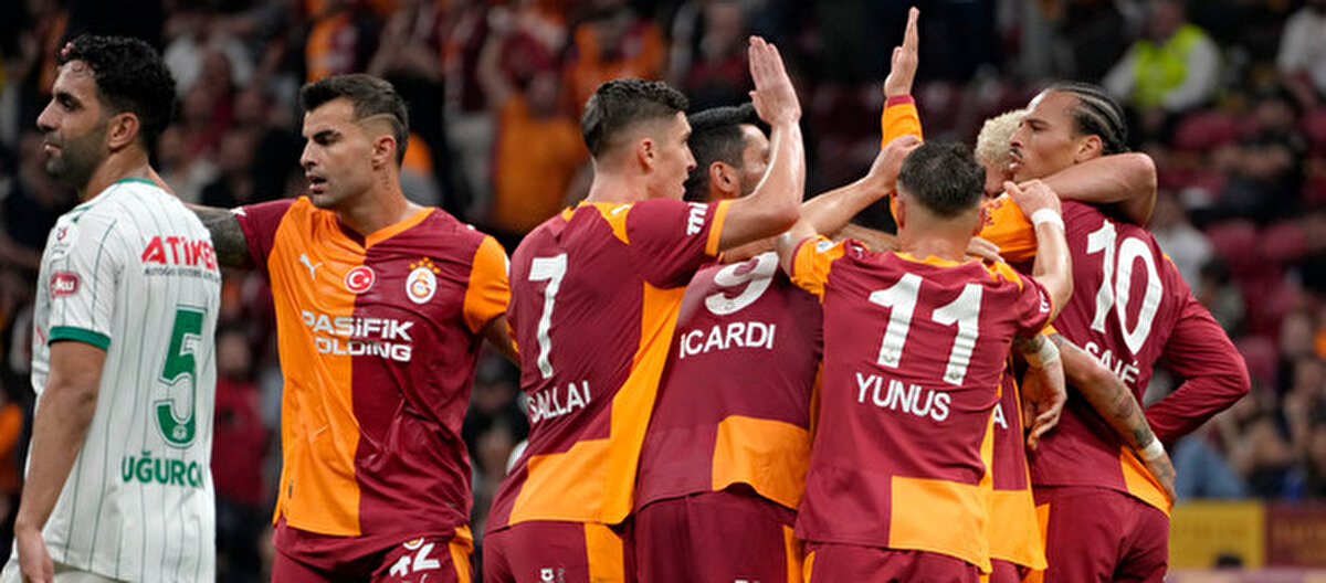 Süper Lig'in 6. haftasında Galatasaray evinde TÜMOSAN Konyaspor'u ağırladı. Sarı kırmızılıların gollerini Yunus Akgün, Lucas Torreira ve Mauro Icardi kaydederken konuk ekibin tek golünü Umut Nayir kaydetti.