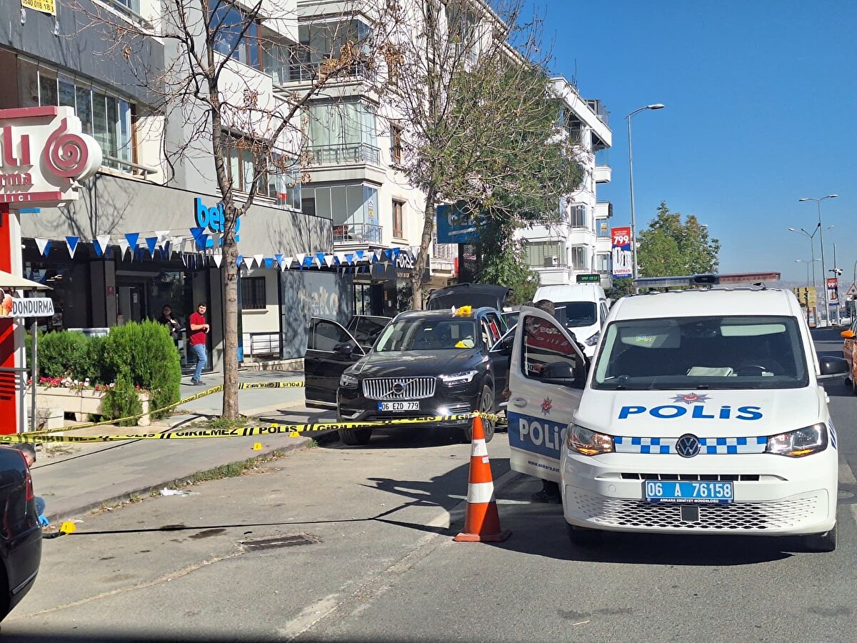 Çevredekilerin haber vermesi üzerine olay yerine polis ve sağlık ekipleri sevk edildi. Bacağından vurulan Z.E., ilk müdahalesi sonrası ambulansla hastaneye kaldırıldı.