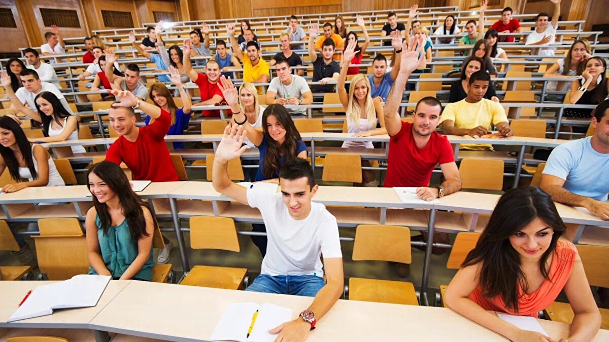 Başvurular 17 Ekim 2025 Cuma gününe kadar sürecek. Adaylar başvuru işlemlerini, İstanbul Senin uygulaması ve 'gencuniversiteli.ibb.istanbul' web sitesi üzerinden yapıbilecek.