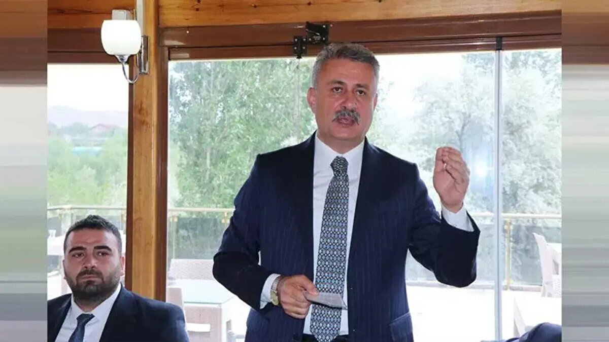 AHMET SUNGUR NERELİ?<br><br>Ahmet Sungur 1971 Kırıkkale doğumludur.