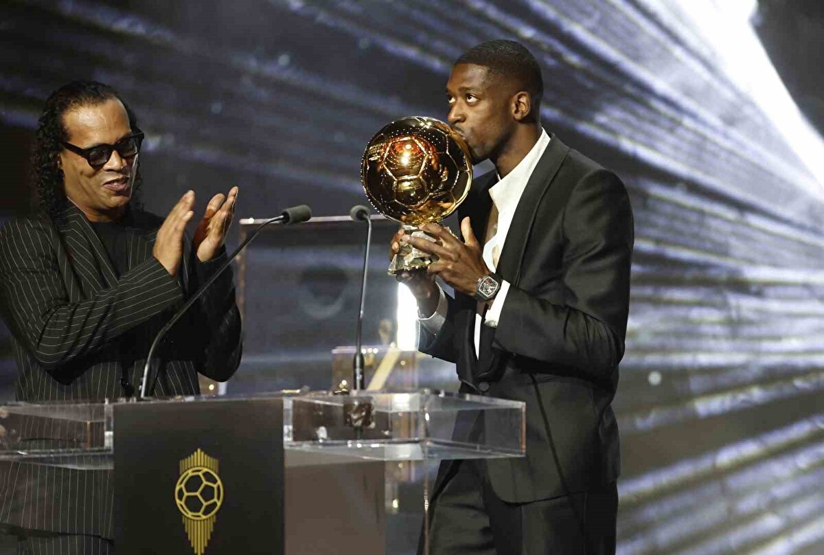 2025 Ballon d'Or ödülü sahibini buldu. PSG'de dikkat çeken bir performans ortaya koyan Fransız yıldız Ousmane Dembele, ödülün sahibi oldu.