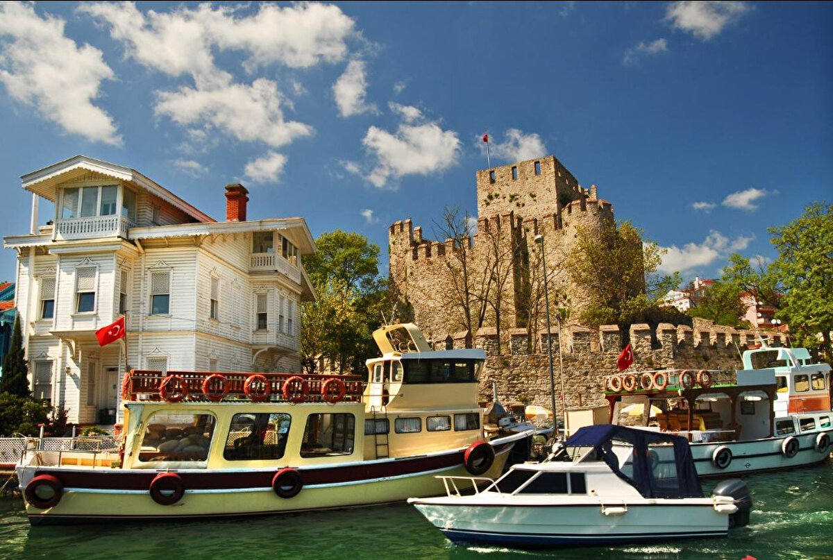 İSTANBUL, ÜMRANİYE, İlçesi'nde planlanan 2 adet elektrik kesintisi bulunmaktadır.<br>Bakım Çalışması<br><br>25.09.2025 09:30 - 13:00<br>Kesinti Nedeni: ŞEBEKE İYİLEŞTİRME ÇALIŞMALARI<br>Etkilenen Cadde / Sokak SELVİ, ÖZDURU, ARDIÇ, YEŞİLBAHAR, GENÇTÜRK, SEYREK, AŞIK VEYSEL, ŞEHİT YURDANUR, ŞEHİT BURAK KURTULUŞ<br>Bakım Çalışması<br>26.09.2025 10:00 - 17:30<br>Kesinti Nedeni: ŞEBEKE İYİLEŞTİRME ÇALIŞMALARI<br>Etkilenen Cadde / Sokak ZİYA, MALATYA, YANIK, SALKIM, FUNDA, NURTOPU, KAYMAZ, ALACA ÇIKMAZI, KAPLICA, TOPRAK, KARS, DUMLUPINAR