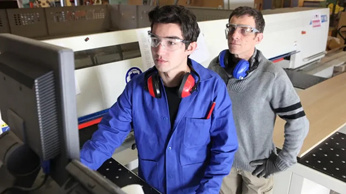 Teklifte ayrıca geçmiş dönem staj ve çıraklık süreleri için borçlanma imkânı da sunuluyor. Sigortalılar, 3 ay içinde talepte bulunarak borçlarını öderse, bu süreler emeklilik hesaplamasına dahil edilecek.