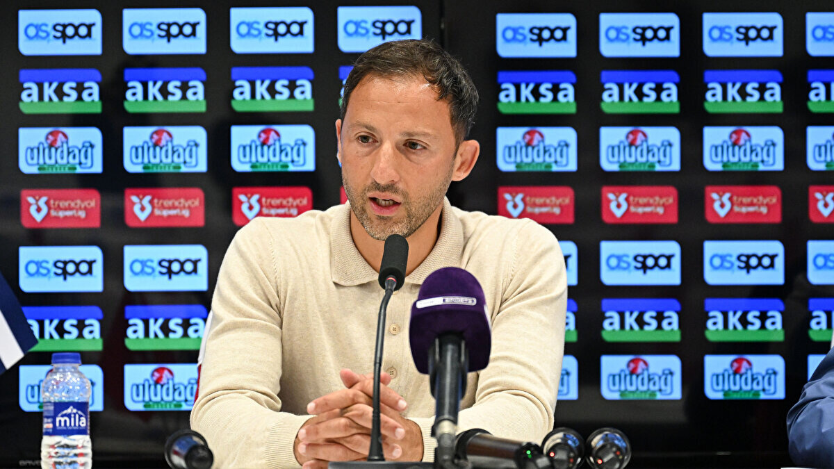 Teknik Direktör Domenico Tedesco ve Kulüp Başkanı Sadettin Saran ilk Avrupa sınavına çıkacak. UEFA Avrupa Ligi ilk haftasında temsilcimiz Fenerbahçe, Hırvat ekibi Dinamo Zagreb'e konuk olacak. Fenerbahçe, Hırvat rakibi karşısında ilk galibiyetini almak için sahaya çıkacak. Peki, Dinamo Zagreb-Fenerbahçe maçı ne zaman, saat kaçta ve hangi kanalda?