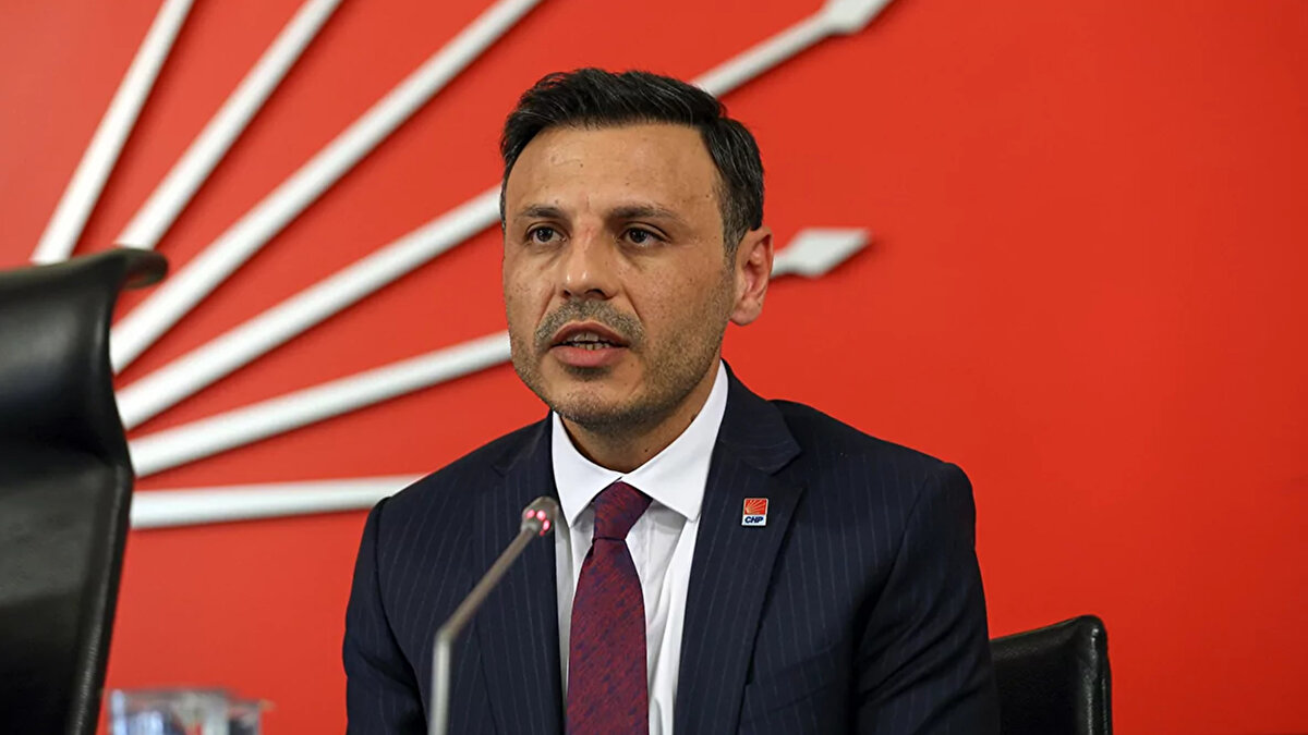 20 yıldır eğitim alanında faaliyet yürüten bir kurumun kurucusu ve müdürüdür.