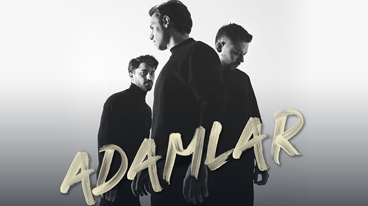 “Bir süreliğine” ifadesi, birçok hayrana göre bir veda mesajı gibi algılandı. Sosyal medyada binlerce yorum yapıldı.