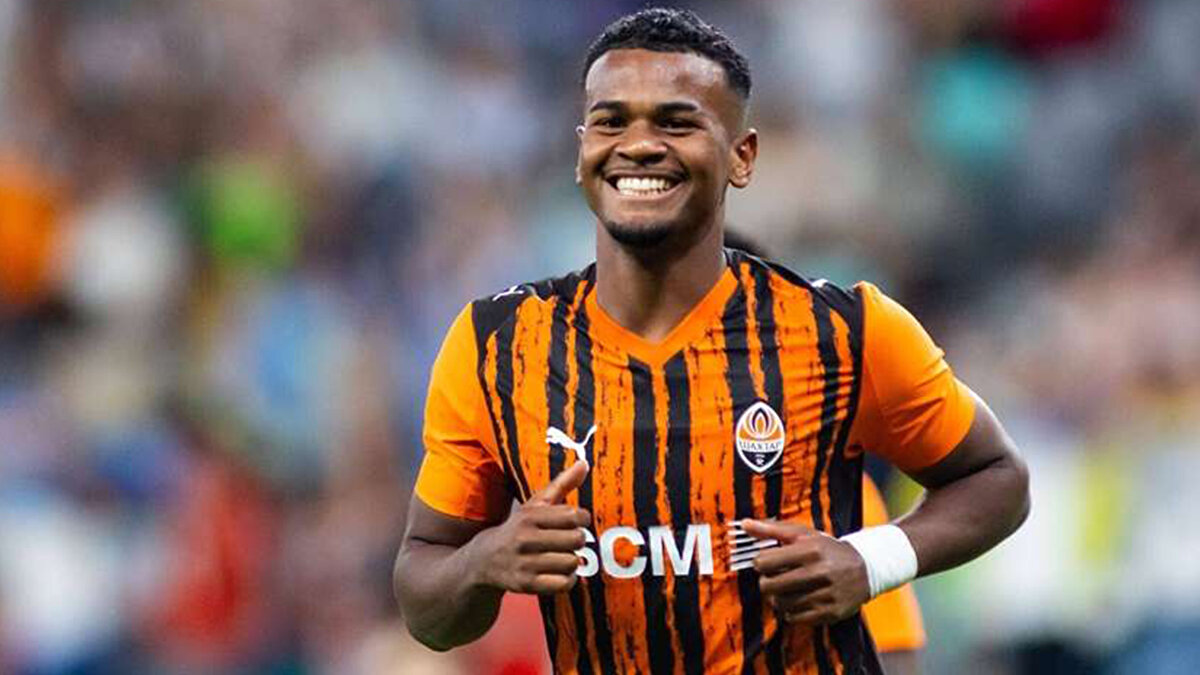 Ukrayna Premier Ligi’nde zirve yarışını sürdüren Arda Turan yönetimindeki Shakhtar Donetsk, Zorya Luhansk’ı 1-0 mağlup ederek 14 puana yükseldi ve liderlik mücadelesine ortak oldu.