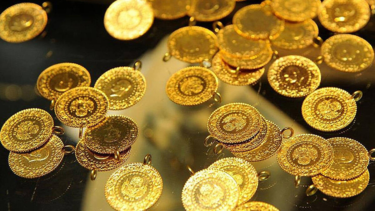 Gram altın: 4.999,30 TL (Alış) – 4.999,89 TL (Satış)<br><br>Çeyrek altın: 8.372 TL (Alış) – 8.443 TL (Satış)<br><br>Yarım altın: 16.744 TL (Alış) – 16.897 TL (Satış)<br><br>Tam altın: 33.386 TL (Alış) – 33.664 TL (Satış)<br><br>Cumhuriyet altını: 34.369 TL (Alış) – 34.889 TL (Satış)<br><br>Ata altın: 34.259 TL (Alış) – 34.568 TL (Satış)<br><br>Altın fiyatları 24 Eylül 2025 Çarşamba günü saat 06.11 itibarıyla güncellenmiştir.