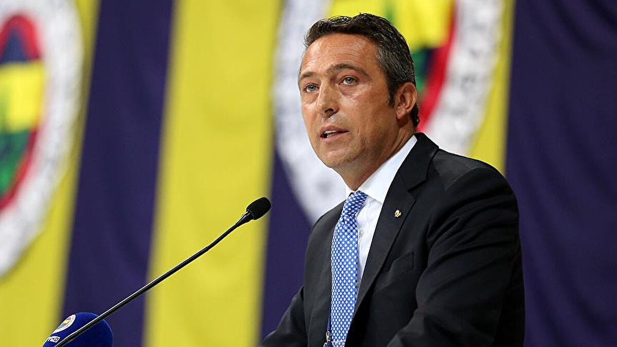 Koç, 3 Haziran 2018’deki tarihi kongrede 20 yıllık Aziz Yıldırım dönemine son vererek göreve geldi.<br>Futbolda şampiyonluk özleminin 4 yıla çıktığı bir süreçte, yeni bir vizyon vaadiyle kulübün başına geçti.