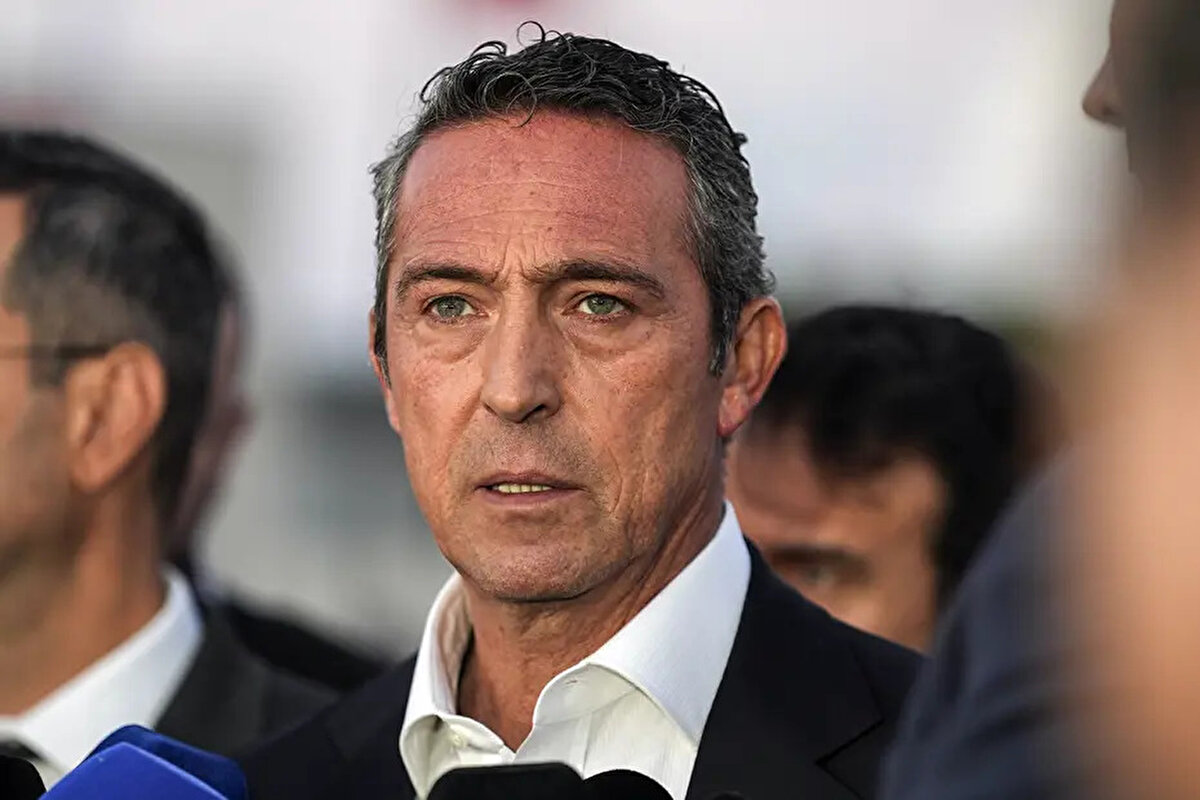 7 yıllık süreçte Fenerbahçe’de 9 farklı teknik direktör görev yaptı.<br><br>Cocu’nun ardından sırasıyla Ersun Yanal, Erol Bulut, Emre Belözoğlu, Vitor Pereira, iki farklı dönemde İsmail Kartal, Jorge Jesus, Jose Mourinho ve son olarak Domenico Tedesco takımın başına geçti.