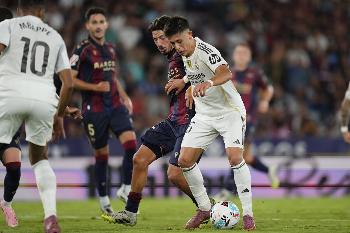 Bu sezon dikkat çeken bir performans ortaya koyan Arda Güler, ligde 6 maçta 2 gol ve 2 asist katkısı sağladı. 