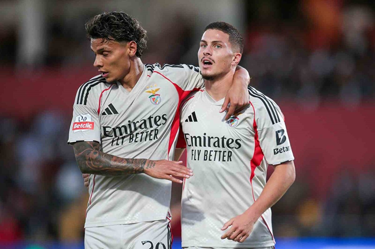 SUDAKOV PERDEYİ AÇTI<br>Benfica, aradığı golü Sudakov ile buldu. Ukraynalı yıldız, 86. dakikada Benica'yı 1-0 öne geçirdi. 