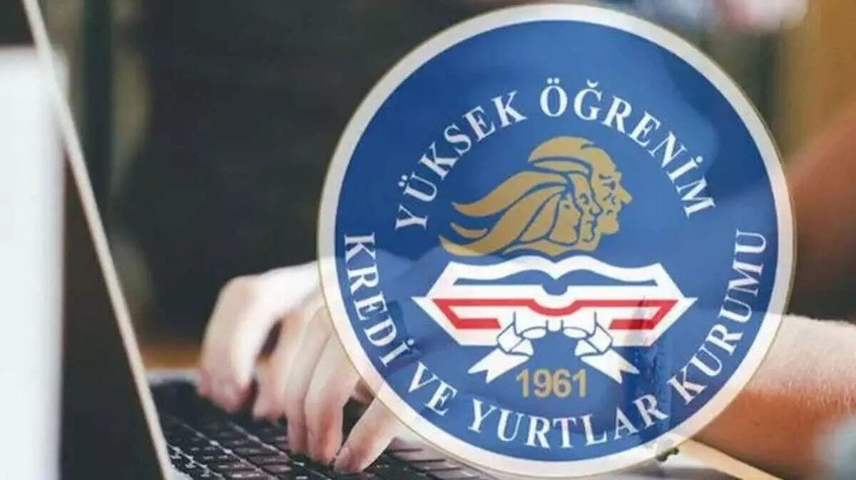 Gençlik ve Spor Bakanlığı (GSB) tarafından yapılan yurt yönetim personeli alımı sonuçları 25 Eylül itibarıyla duyuruldu. Başvuruların Cumhurbaşkanlığı Kariyer Kapısı üzerinden kabul edildiği süreç, 12 Eylül’de tamamlanmıştı. 2025 yılı GSB KYK yurt yönetim personeli alımında adaylardan KPSS P3 puan türünden en az 60 puan şartı aranırken, 166’sı erkek, 284’ü kadın olmak üzere toplam 450 personel istihdam edilecek.<br><br>Adayların en çok merak ettiği konular arasında ise GSB yurt yönetim personeli sonuçlarının nereden ve nasıl öğrenileceği yer alıyor. İşte, 450 kişilik GSB KYK yurt yönetim personeli alım sonuçlarına dair merak edilen detaylar…