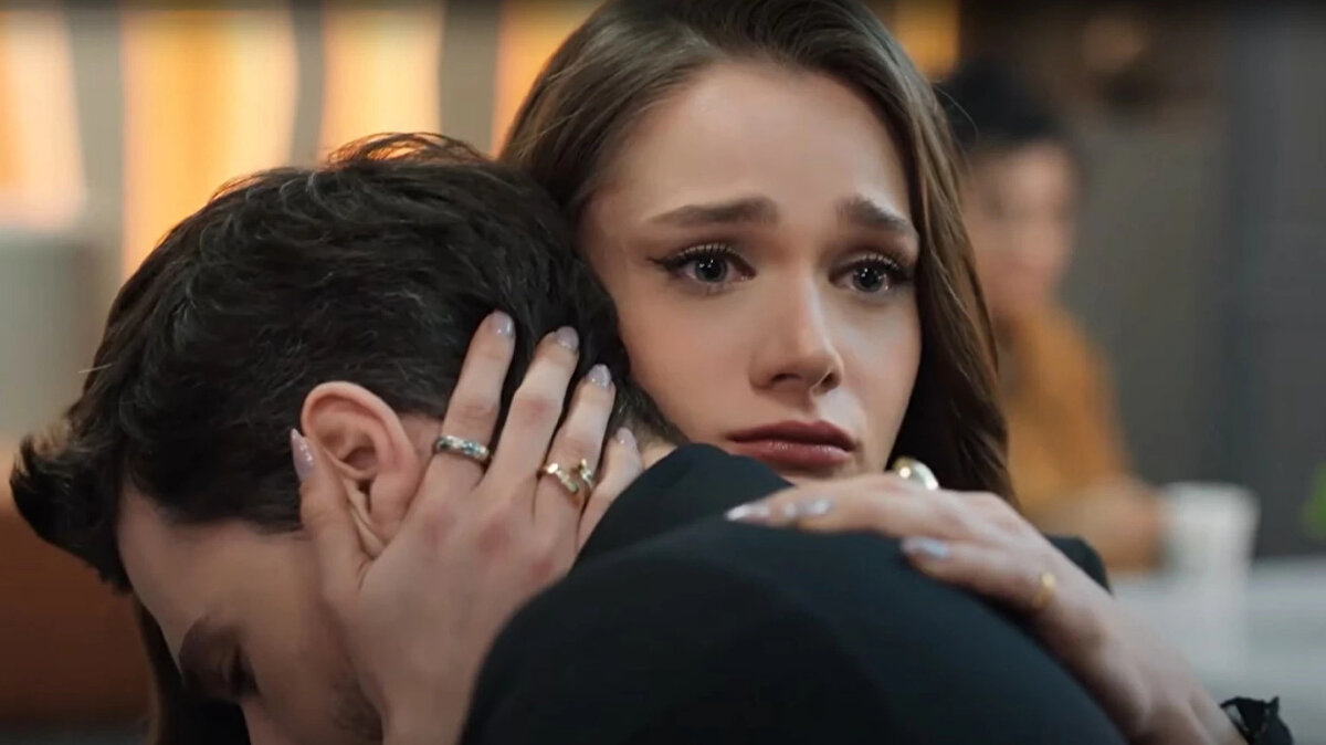 İzleyiciler Merakla Bekliyordu<br><br>NOW TV’de yayınlanan ve Perşembe akşamlarının sevilen dizisi Hudutsuz Sevda, geçtiğimiz Haziran ayında 34. bölümüyle sezon finali yapmıştı.