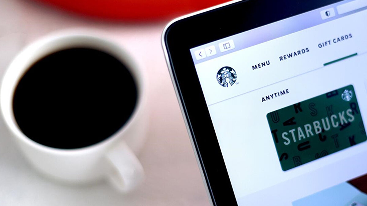 Açıklamada, Kuzey Amerika’daki mağaza sayısının bu yıl sonunda geçen yıla göre 124 azalarak 18 bin 300’e düşmesinin beklendiği aktarıldı. Haziran ayında şirketin bölgede 18 bin 734 lokasyonu bulunuyordu. Bir mali yıl içinde mağaza sayısının azalması Starbucks için nadir görülen bir durum olarak öne çıkıyor.