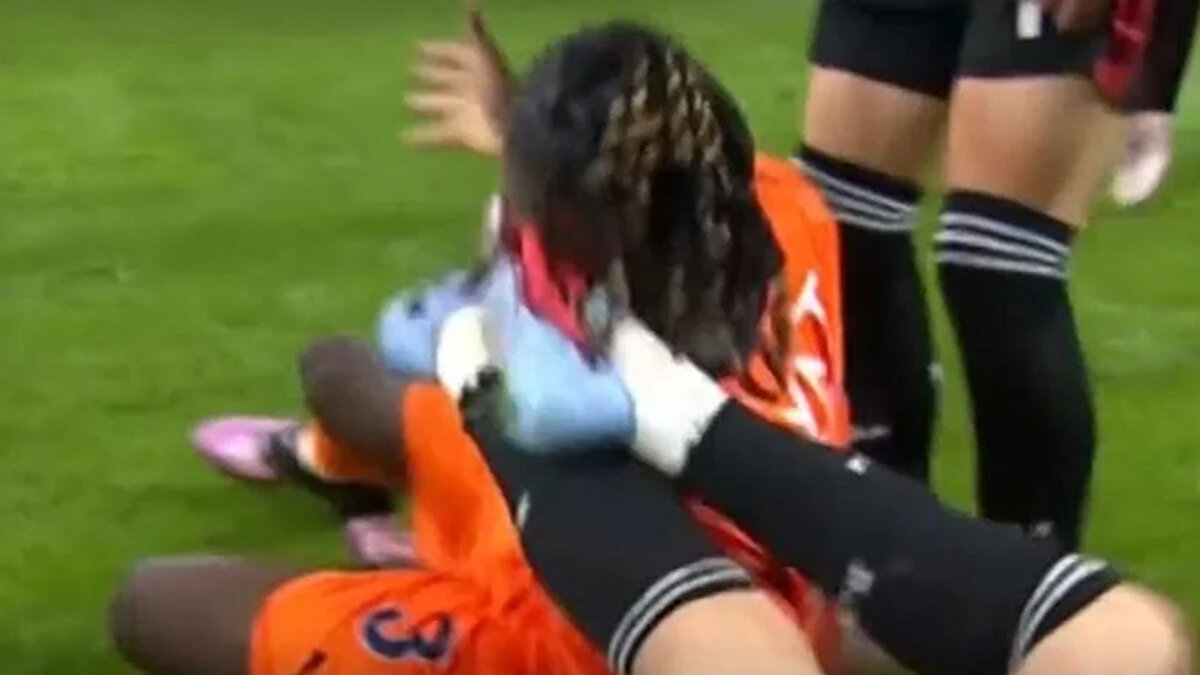 Beşiktaş - Başakşehir maçı<br><br>TFF VAR Direktörü Joao Capela: "UEFA ve FIFA için oyuncunun fiziksel bütünlüğünün korunması çok önemli. Futbolda şiddet eylemine müsaade edilmez. Kanıt ve olgusallık var. Ayağıyla beraber ekstra bir hareket yaparak rakibinin yüzüne vurdu Orkun. Bunu biz vahşice, şiddetli hareket olarak ele alıyoruz. Bu çok açık bir şekilde müdahale edilmesi gereken bir pozisyon. İki ayağını alıp döndürüyor ve yüze vuruyor. Yoğunluğu, hareketi görüyoruz, ekstra bir  hareket. Bu normal bir hareket değil. İnsan orada böyle bir hareket yapmaz. Bu açık."