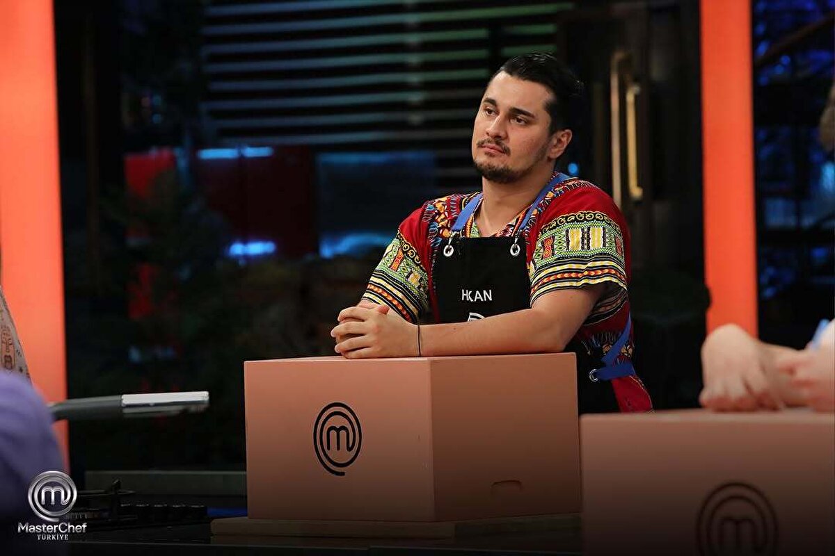 MASTERCHEF TÜRKİYE'DE 3. VE 4. ELEME ADAYI KİM OLDU?<br><br>Dokunulmazlık oyununu kaybeden MAVİ takım eleme adaylarını belirledi. 24 Eylül 2025 Çarşamba günü MasterChef Türkiye'de 3. ve 4. eleme adayları Murat Can ve Hakan oldu.
