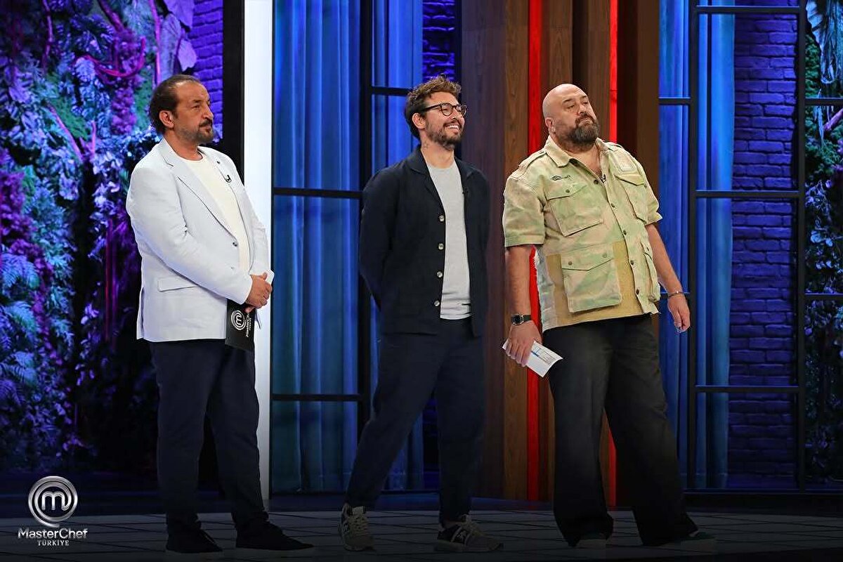 MasterChef Türkiye haftanın ikinci dokunulmazlık oyunu ile merak konusu oldu. Dokunulmazlık oyununu kaybeden takım eleme için iki aday belirledi. Eleme potasına giren ilk isimler belli olurken son bölümde 3. ve 4. eleme adayları da belli oldu. 24 Eylül MasterChef son bölümde neler yaşandı? Hangi takım dokunulmazlık oyununu kazandı? İşte MasterChef Türkiye 3. ve 4. eleme adayları...