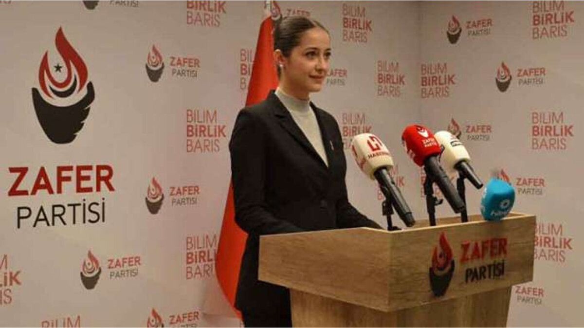 01 Ocak 1992’de Isparta’nın Yalvaç ilçesinde doğan Tuncer, ilköğretimini burada tamamladı.