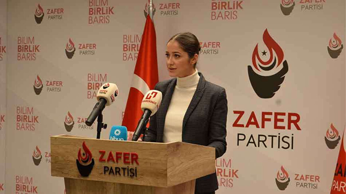 Siyasi Kariyeri<br><br>2012’de üniversitede Atatürkçü Düşünce Kulübü’ne katıldı.<br><br>Aynı yıl Türkiye Gençlik Birliği (TGB) üyesi oldu.<br><br>2013’te TGB’den ayrılarak siyasi kariyerinde yeni bir yola girdi.<br><br>Zafer Partisi Genel İdare Kurulu (GİK) Üyesi Sevdagül Tunçer "partiyle hiçbir bağının kalmadığını" duyurdu.