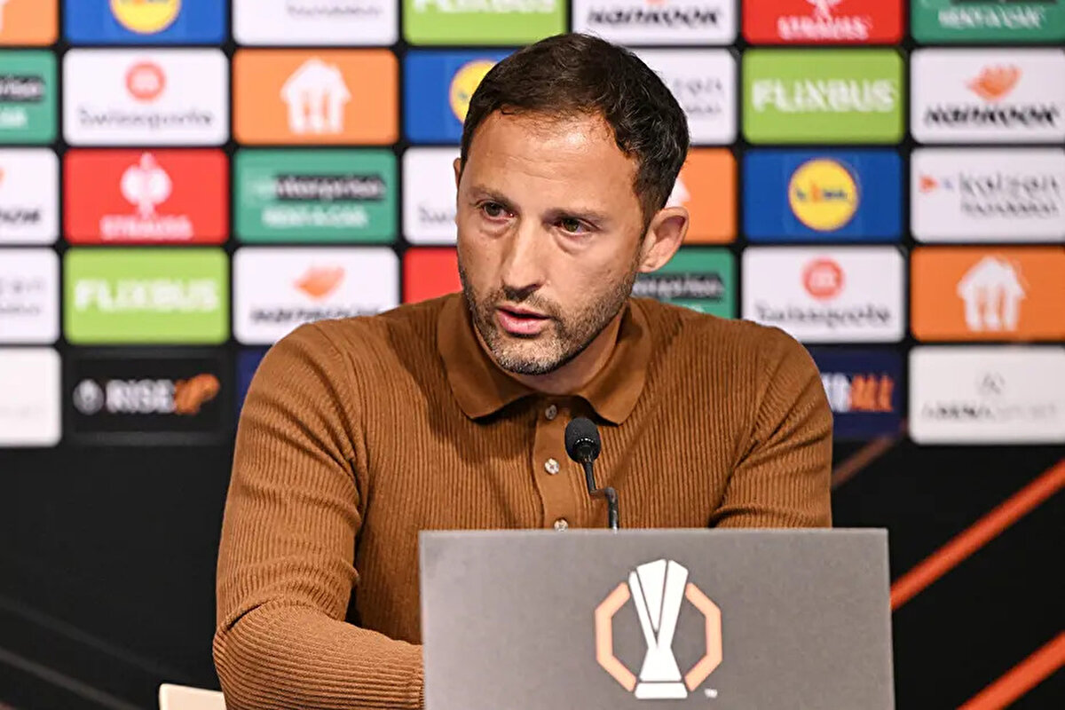 Ortaya konulan kötü oyundan sonra usta kalemler hem Fenerbahçe'yi hem de Domenico Tedesco'yu sert sözlerle eleştirdi. İşte o yazılar: