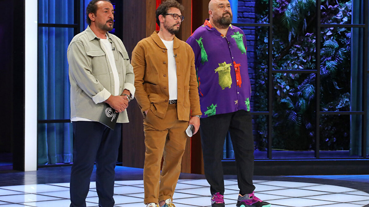 3. dokunulmazlık oyununda menü belli oldu<br>Haftanın 3. dokunulmazlık oyununda yarışmacılar hamsili pilav ile karşı karşıya geldi. Bu hafta takımların durumu 1-1 olduğu için üçüncü oyunun kazananı büyük önem taşıdı.