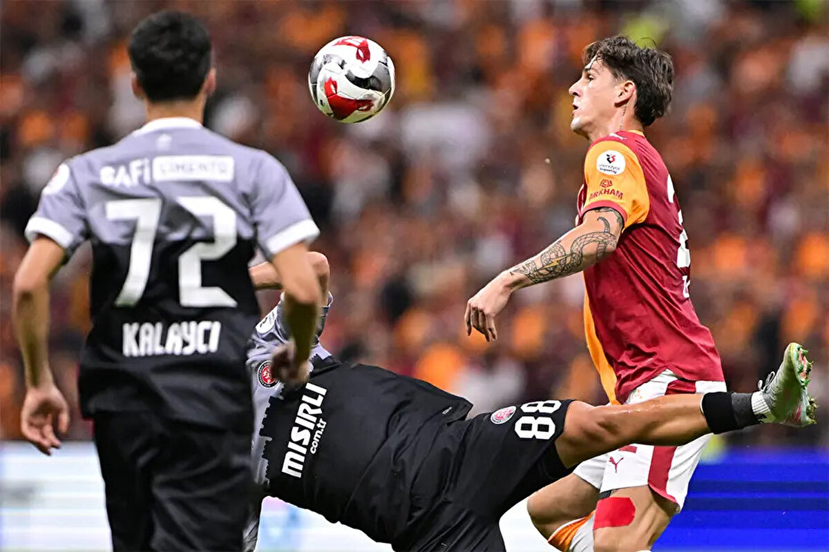 Palermo ile oynanan İtalya Kupası maçında takımının ilk golünü atan ve 2-1'lik galibiyette pay sahibi olan Zaniolo, çıkışa geçen performansıyla İtalyan basınından övgü dolu sözler topladı.