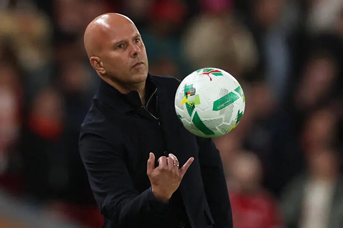 Slot, kulübün durumu daha detaylı bir şekilde incelediğini belirterek "Bunu araştırdık. Bilmiyorum. Sürecin şu anda tam olarak nerede olduğunu söyleyemem. Bir oyuncunun iki aydan uzun süren bir sakatlığı varsa, onu değiştirebilirsiniz. Bana söylenen bu. Bunun doğru olup olmadığını görmemiz gerekiyor." ifadelerini kullandı.<br><br>