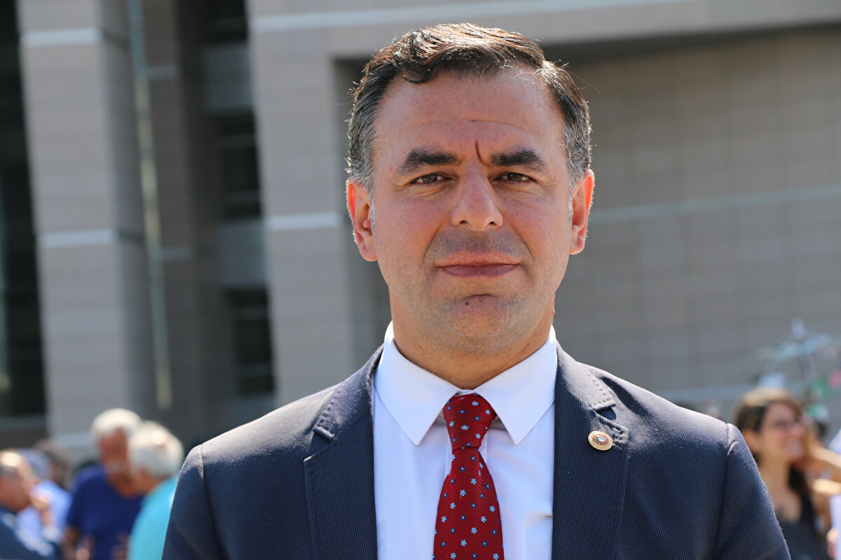 Barış Yarkadaş Neden CHP'den İhraç Edildi?<br><br><br>Barış Yarkadaş 68. maddesinde düzenlenen “Partide aldıkları görev ve sorumlulukla ve üyelikle bağdaşmayan tutum ve davranışlarda bulunmak” ile suçlayarak ihraçlarını istemişti.