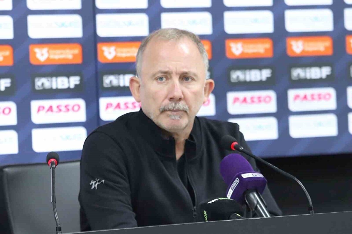 Scout ekibinin önerdiği futbolcularla Sergen Yalçın'ın istediği oyuncular örtüşmedi ve transferde yeni isimlere gitme kararı alındı. 