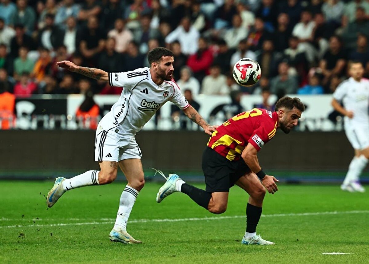 Sergen Yalçın ile birlikte çıkışa geçmek isteyen Beşiktaş'ta Sergen Yalçın'ın bazı transferleri reddettiği belirtildi. 