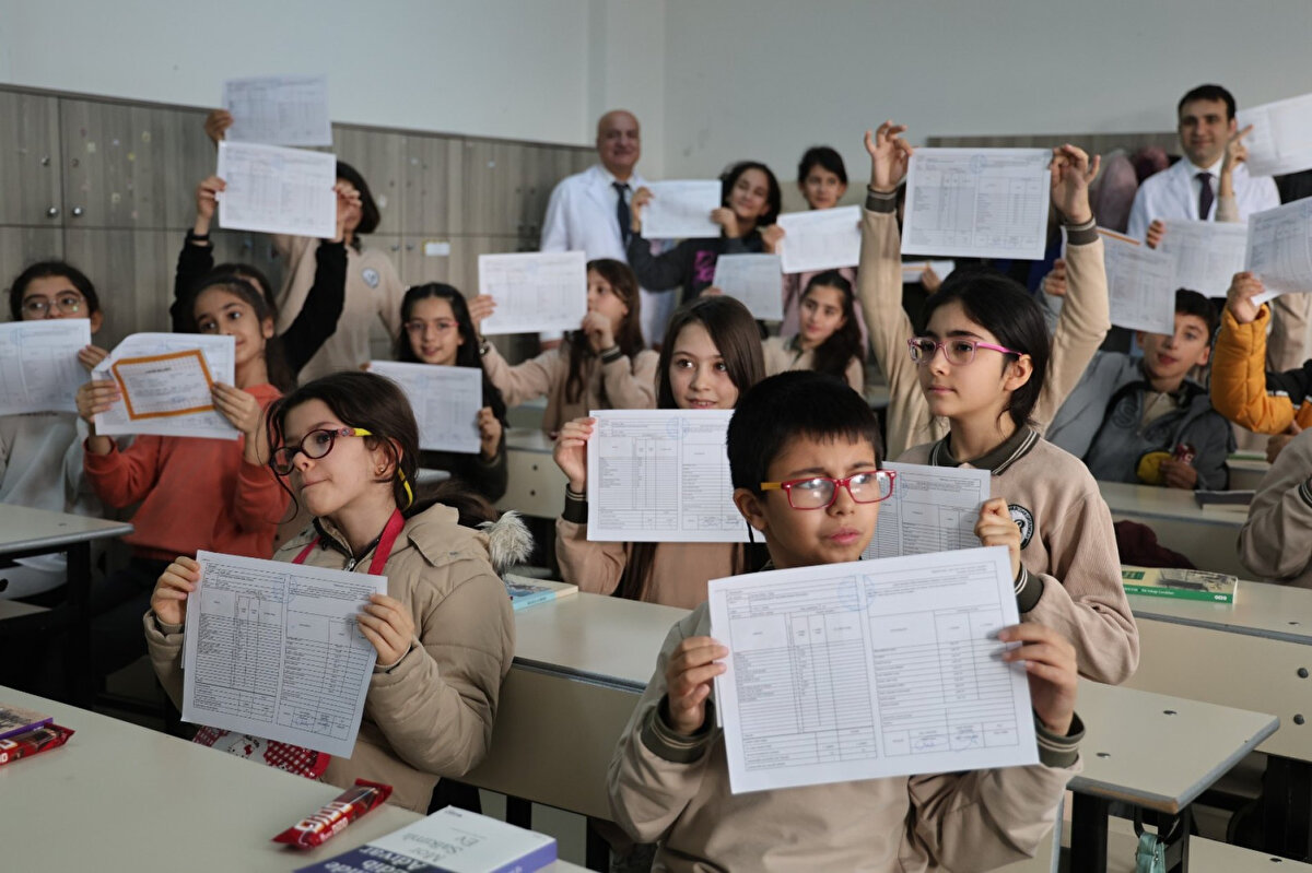 YARIYIL (SÖMESTR) TATİLİ NE ZAMAN?<br><br>2025-2026 Eğitim ve Öğretim Yılı yarıyıl tatili 19 Ocak 2026<br>Pazartesi başlayacak ve 30 Ocak 2026 Cuma günü son bulacak.