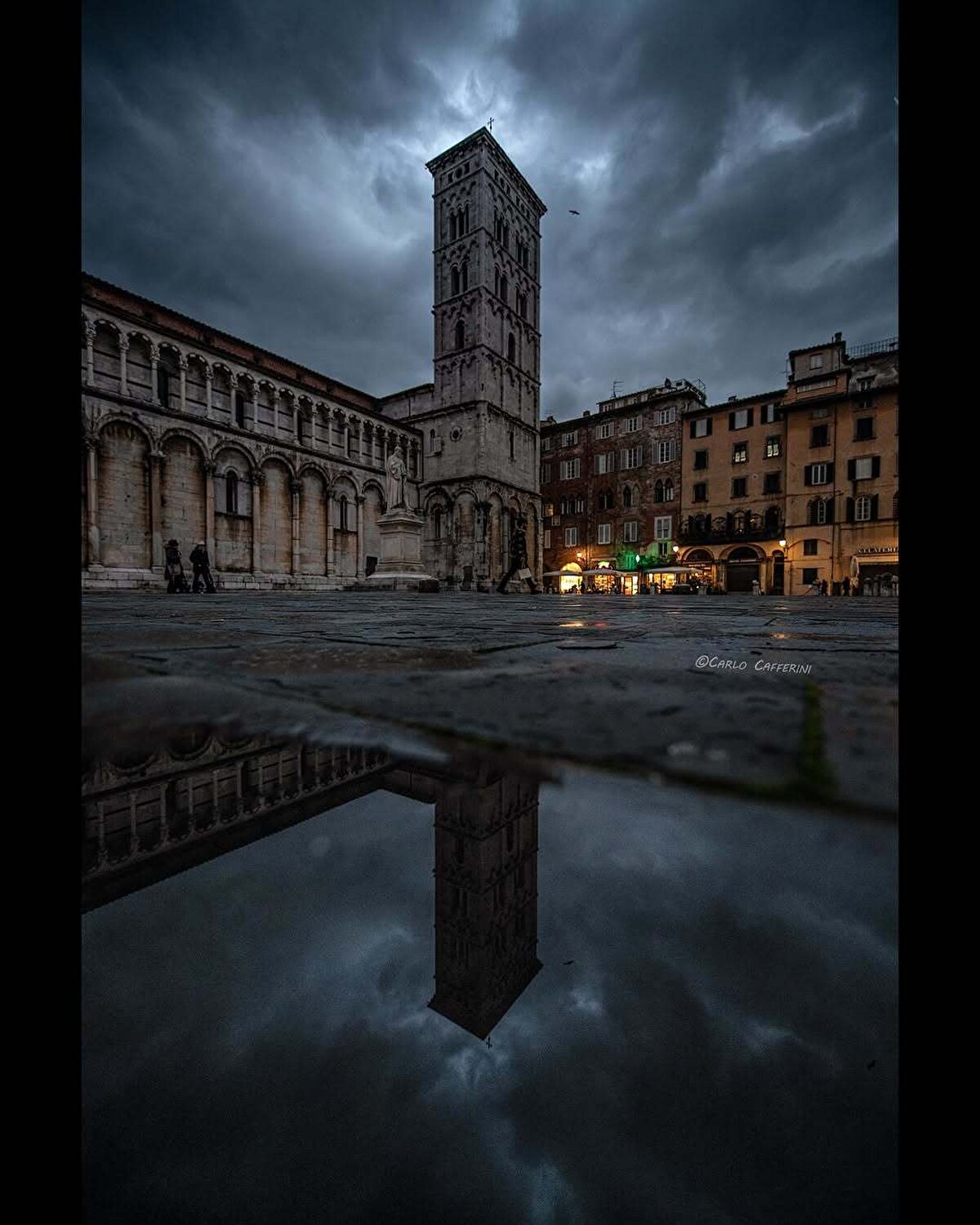 Lucca ayrıca tarihi kuleleriyle de tanınıyor. Torre Guinigi, tepesindeki meşe ağaçlarıyla ünlü olan Torre Guinigi, şehrin panoramik manzarası izlenebilecek en güzel noktalardan biri. Şehir, gastronomi açısından da zengin bir mutfağa sahip.