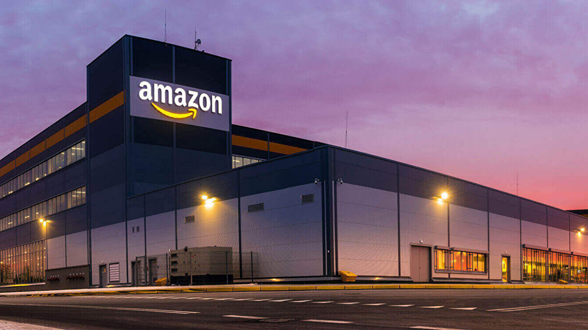 Prime’a Zorla Kayıt<br>FTC, Amazon’un kafa karıştırıcı ödeme ekranlarıyla milyonlarca kullanıcıyı bilmeden Prime’a kaydettiğini ve iptali neredeyse imkânsız hale getirdiğini açıkladı.