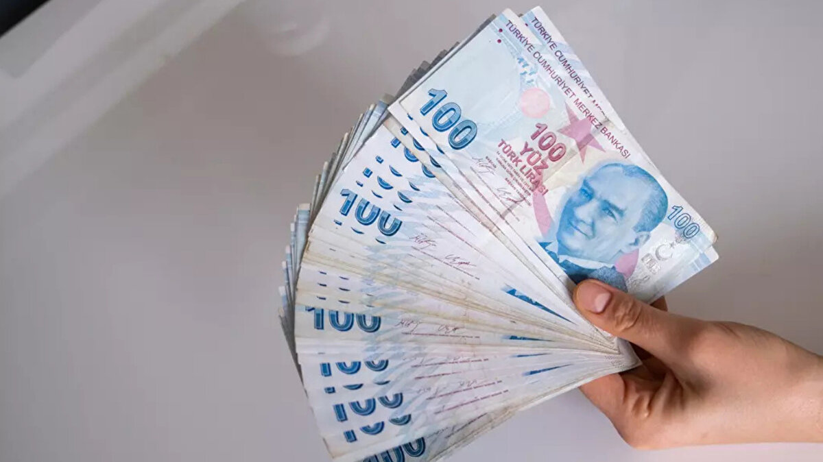 Türkiye'de artış ise sınırlı kaldı<br><br>Türkiye’de hanehalkı ve şirket borçlarındaki düşüş dikkat çekerken, kamu borcundaki artış sınırlı seviyede kaldı.