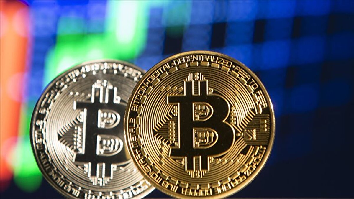 Bitcoin’in “içsel değerinin olmadığı, tamamen spekülatif bir araç olduğu” eleştirilerinin de rezerv varlık olma yolunda engel teşkil edebileceği ifade edildi.