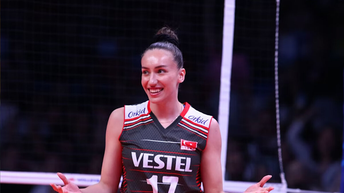 2018-20 yılları arasında Fenerbahçe’de oynayan Sıla Çalışkan, 2018-19 sezonunda Türkiye Kupası’nda final oynama başarısı gösterdi.