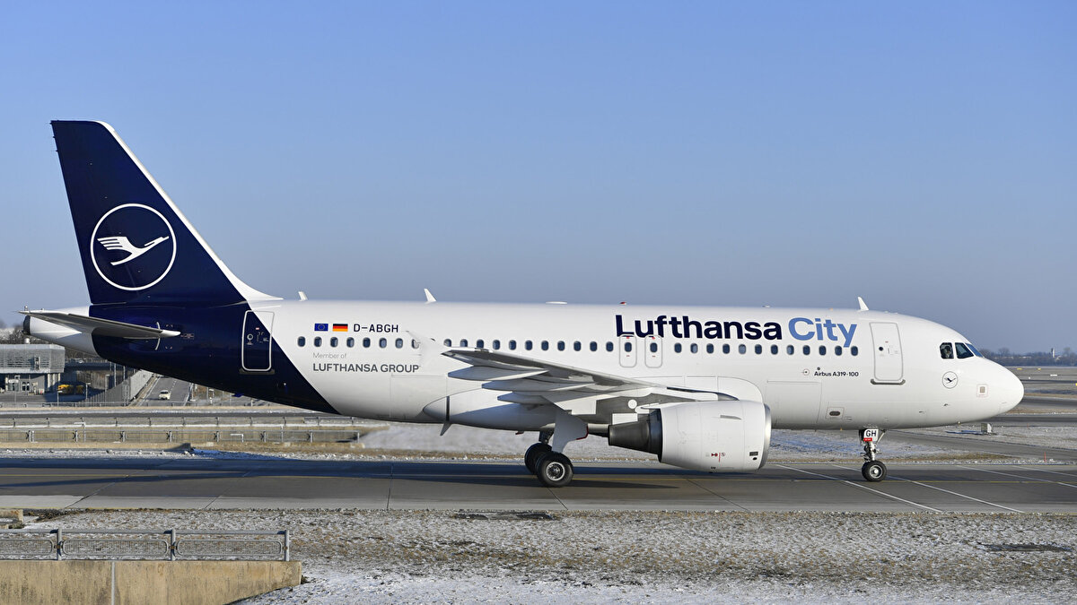 Alman hava yolu devi Lufthansa Grubu’ndan dikkat çeken bir karar geldi. Şirket, maliyetleri düşürme hedefi doğrultusunda binlerce çalışanını kapsayan yeni bir planı devreye alıyor.