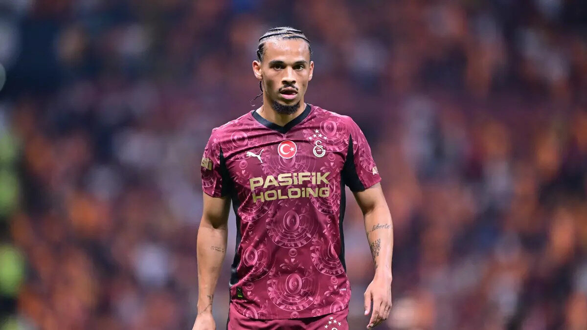 LEROY SANE YÖNETİMLE GÖRÜŞTÜ<br><br>Türkiye Gazetesi'nin haberine göre Leroy Sane Galatasaray yönetimi ile bir görüşme gerçekleştirdi. Peki görüşme ne hakkındaydı? İşte detaylar...