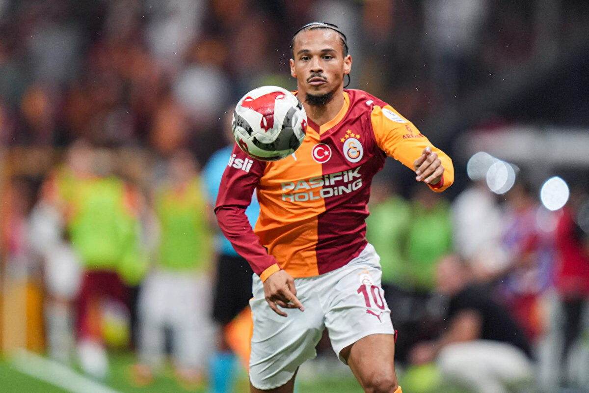 Leroy Sane'nin locasını yakın arkadaşı İlkay Gündoğan ile kullanacağı ifade edildi.<br><br>