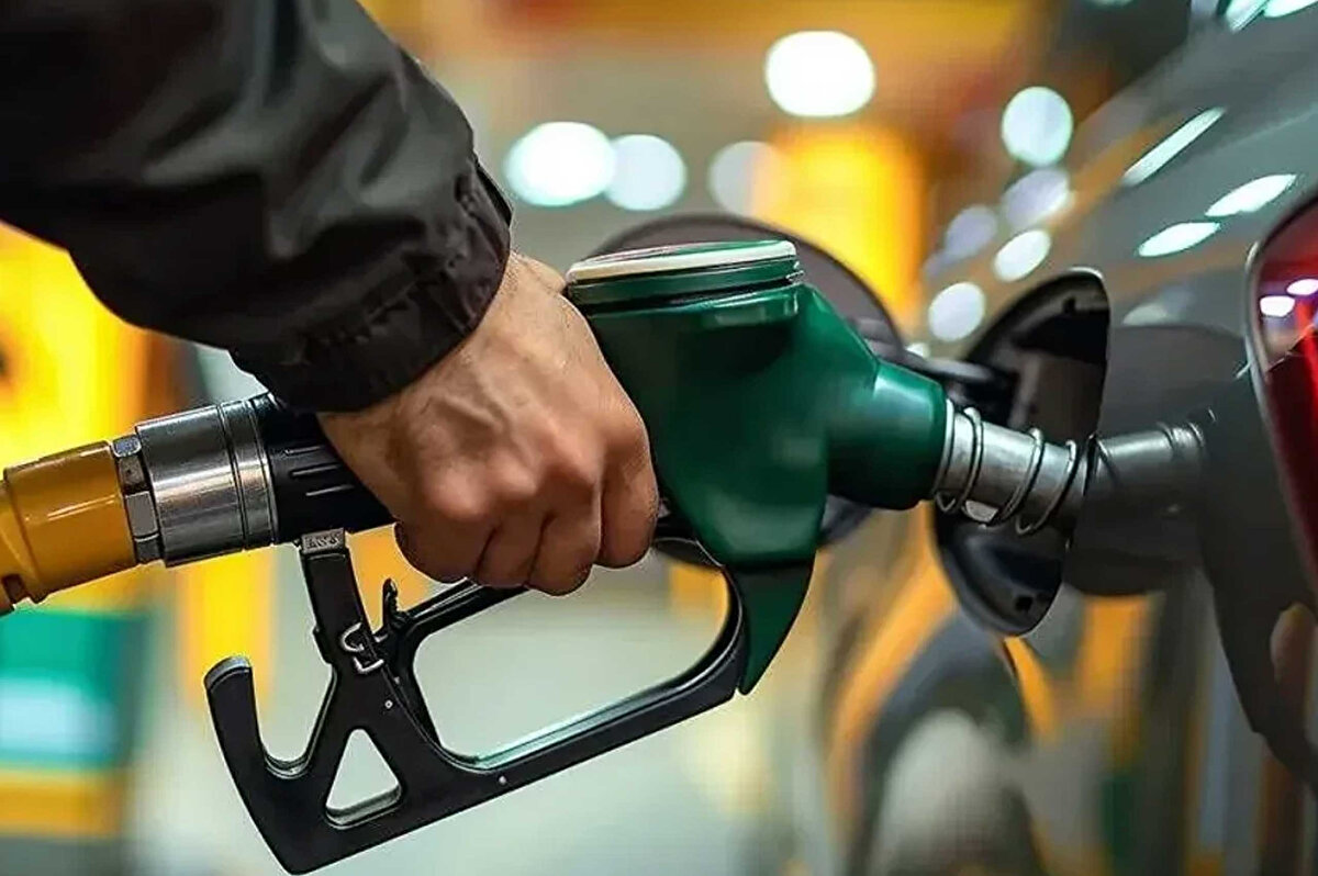 İstanbul Avrupa Yakası:<br><br>Benzin: 53.15 TL<br>Motorin: 54.44 TL<br>LPG: 26.51 TL