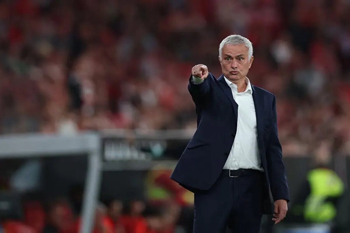 Fenerbahçe'den ayrıldıktan birkaç hafta sonra Benfica ile anlaşmaya varan Jose Mourinho'nun transferinin arka planını Benfica Başkanı Rui Costa aktardı.