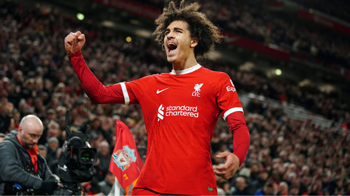 Liverpool, Premier Lig’de aldığı bu darbenin ardından gözünü UEFA Şampiyonlar Ligi’ne çevirdi. Jürgen Klopp’un öğrencileri, salı günü İstanbul’da Galatasaray ile kritik bir mücadeleye çıkacak.