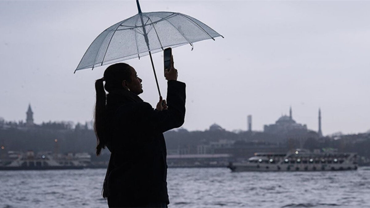 Orta ve Doğu Karadeniz Hava Durumu<br><br>Karadeniz’in orta ve doğu kesimlerinde bulutlu hava etkili olacak. Kıyı bölgelerinde yerel sağanak yağışlar bekleniyor.<br><br>Samsun: 13°C – 20°C, sağanak yağışlı<br><br>Trabzon: 17°C – 20°C, aralıklı yağışlı<br><br>Rize: 16°C – 20°C, sağanak yağışlı<br><br>Amasya: 9°C – 22°C, parçalı bulutlu