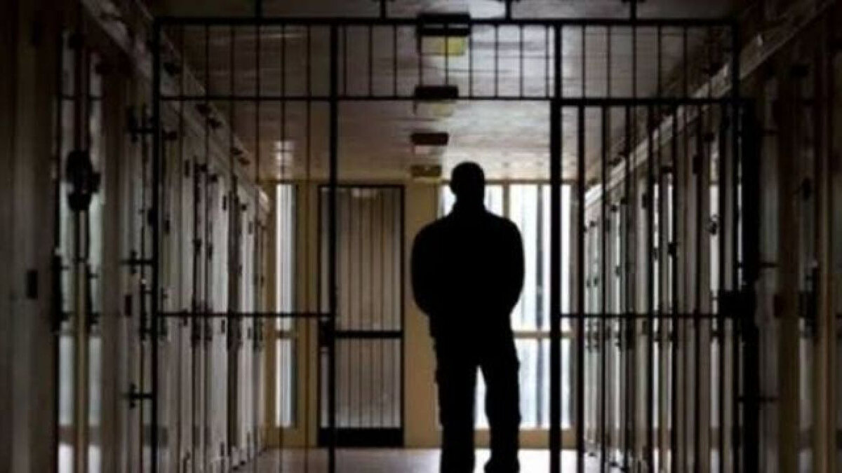 Havaya Ateş Açma Bağımsız Suç Olacak<br><br>Düğünlerde ve asker uğurlamalarında sıkça görülen havaya ateş açma eylemleri, bağımsız suç kapsamına alınacak. Kurusıkı tabancalar da bu düzenlemeye dahil edilecek.