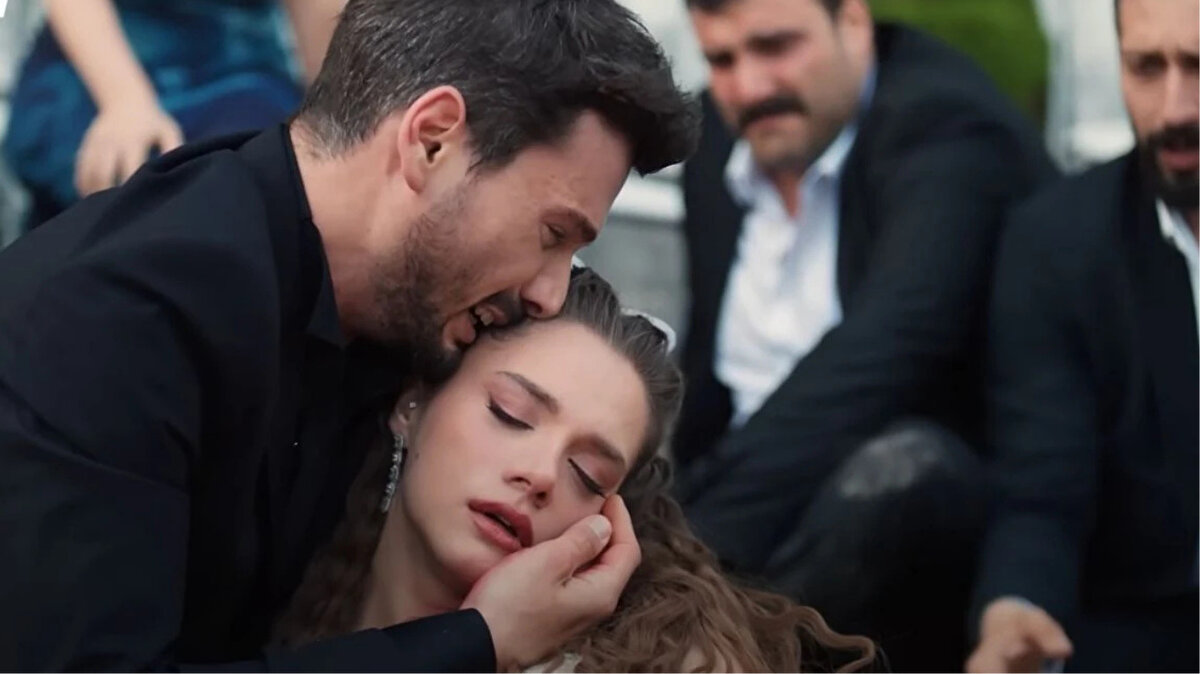 Başrollerinde Deniz Can Aktaş ve Miray Daner’in yer aldığı dizi, aksiyon dolu hikâyesiyle geniş bir izleyici kitlesine ulaşmıştı.