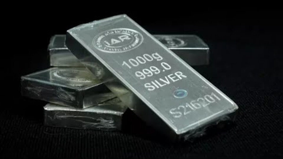 Değerli metaller piyasasında bu hafta sert dalgalanmalar yaşandı. Gümüş, ons başına 45 doları aşarak son 14 yılın zirvesine çıktı.