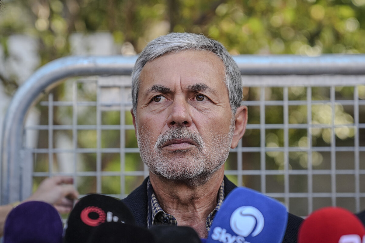 Sadettin Saran'ın Domenico Tedesco ile yollarını ayırması durumunda takımın başına Aykut Kocaman'ı getirmesi bekleniyor. 