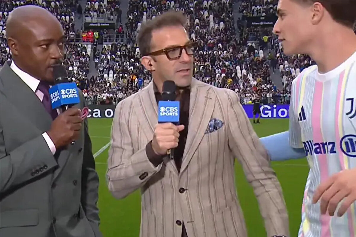 İdolü olarak gördüğü Del Piero ile canlı yayında kucaklaşan Türk futbolcu, kısa bir selamlaşmanın ardından "Görüşürüz" ifadesini kullanarak ısınmaya devam etti.<br><br>