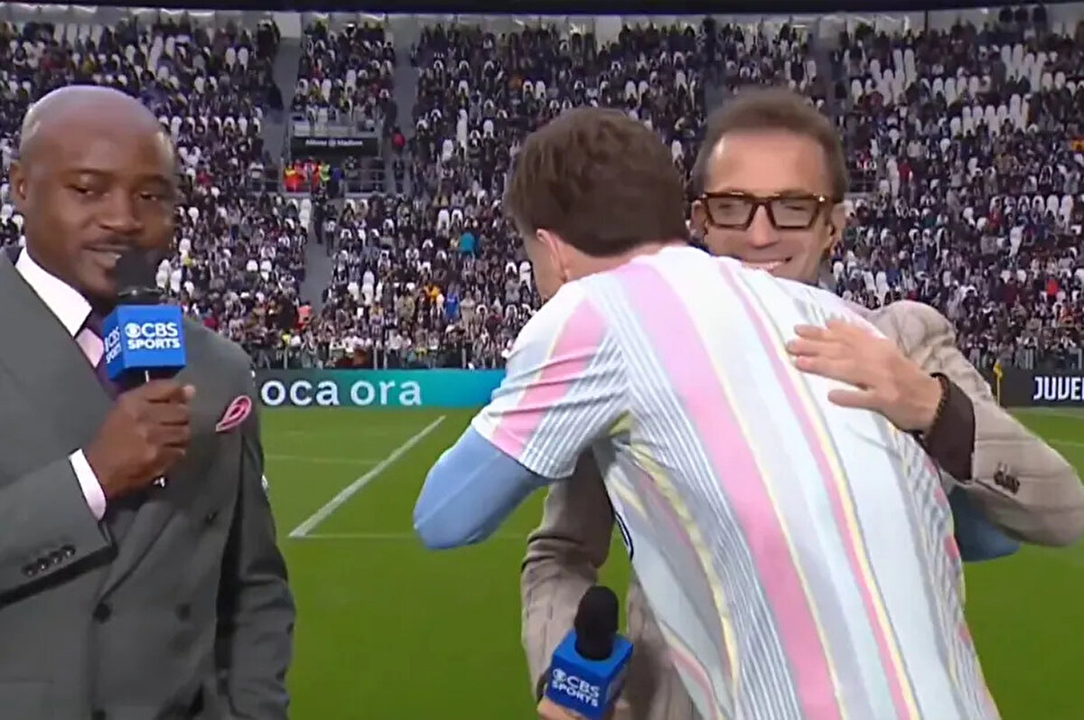 CBS Sports canlı yayınında gerçekleşen bu anlar için sunucu Nigel Reo-Coker "Bir efsanenin gücü." yorumunu yaptı. Kenan Yıldız ile Alessandro Del Piero arasındaki bu görüntü kısa sürede sosyal medyada viral oldu.<br><br>